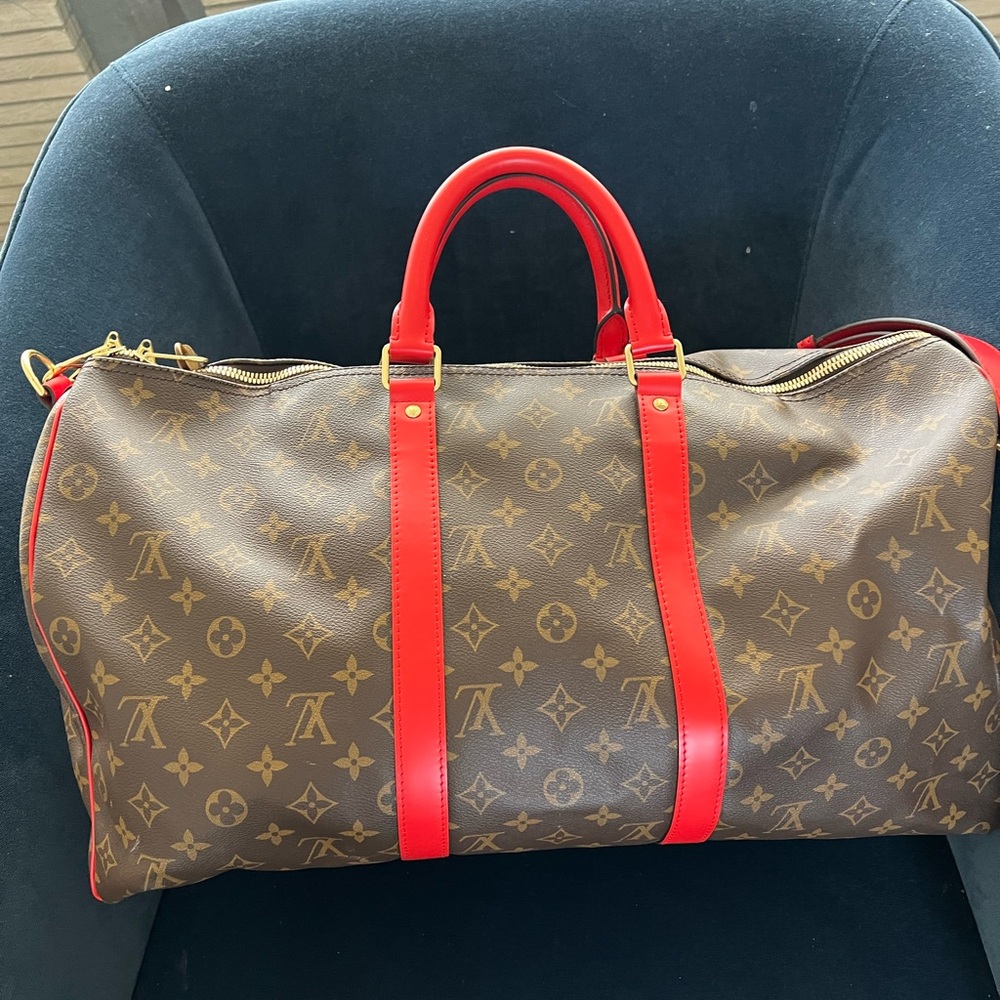 Louis Vuitton Keepall Bandoulière 45 Red Straps